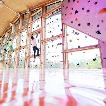 tp_halle-1_boulderwand_2022_ursgolling_0145, © Tegernsee Phantastisch (Urs Golling)