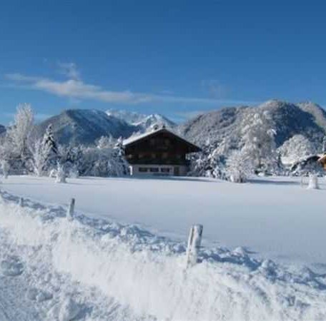 https://d1pgrp37iul3tg.cloudfront.net/objekt2_pics/obj_full_31688_007.jpg, © im-web.de/ Tourist-Information Rottach-Egern