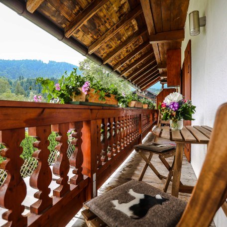 Blick vom umlaufenden Balkon auf die Berge, © im-web.de/ Tourist-Information Bad Wiessee