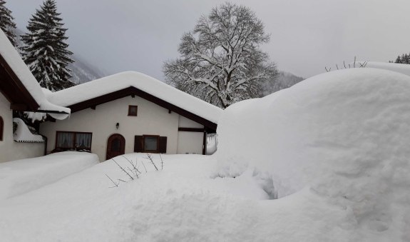 Ferienhaus Heidtmann im Januar 2019 mit 1,20 m Schnee, © im-web.de/ Touristinformation Fischbachau