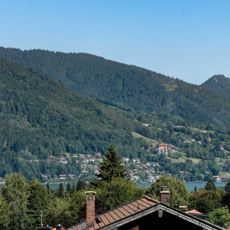 Ferienwohnung Haus Mittelbach in sonniger und ruhiger Lage mit Ausblick zum Tegernsee und die umliegenden Berge, © GERLIND SCHIELE PHOTOGRAPHY TEGERNSEE