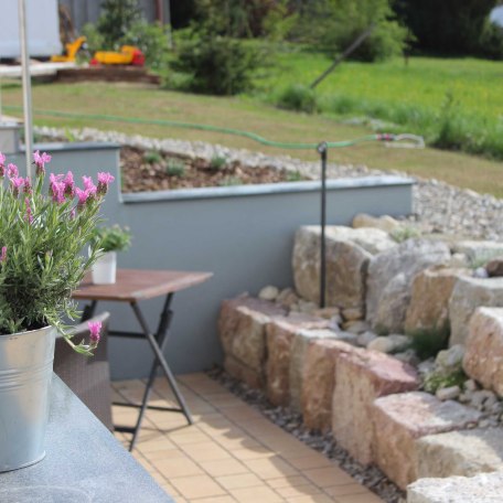 Gäste-Terrasse im Frühling, © im-web.de/ Gemeinde Waakirchen-Schaftlach