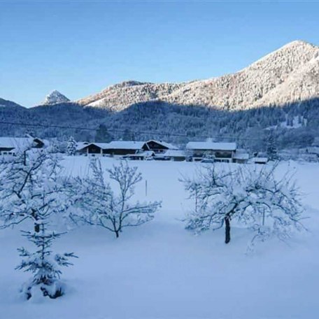 Ferienwohnung Fleischhackerhof - Ausblick vom Balkon in die herrrliche Winterlandschaft, © COPYRIGHT FLEISCHHACKERHOF KREUTH