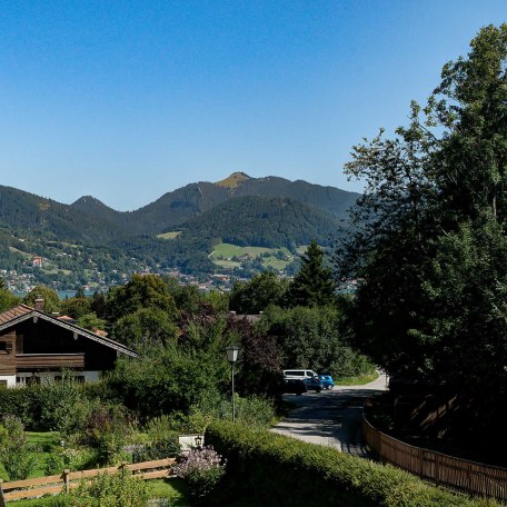 Ferienwohnung Haus Mittelbach in sonniger und ruhiger Lage mit Ausblick zum Tegernsee und die umliegenden Berge, © GERLIND SCHIELE PHOTOGRAPHY TEGERNSEE