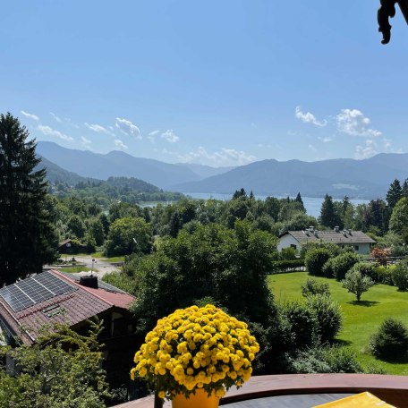 Südbalkon mit Blick auf See und Tal, © im-web.de/ Tourist-Information Gmund am Tegernsee