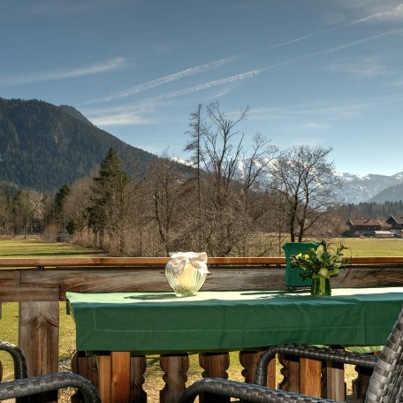 Ferienwohnung Fleischhackerhof - Ausblick vom Südbalkon Richtung Blauberge, © GERLIND SCHIELE PHOTOGRAPHY TEGERNSEE