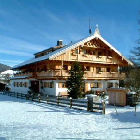 Haus im Winter, © im-web.de/ Tourist-Information Bad Wiessee